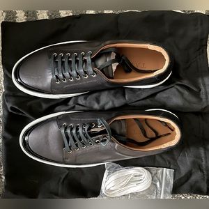 Taft Sneakers in Black